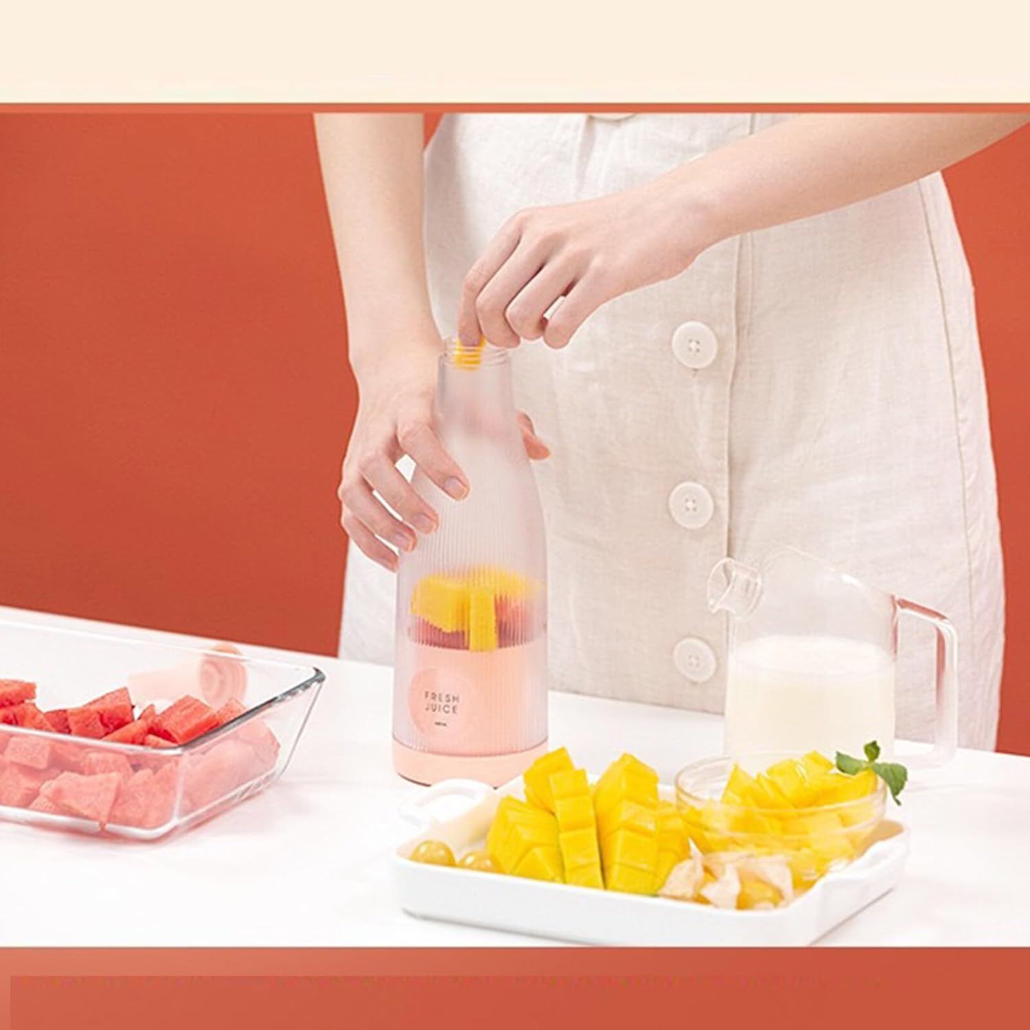 SqueezeMaster: Your Handy Electric Juicer Cup - Homie Mart